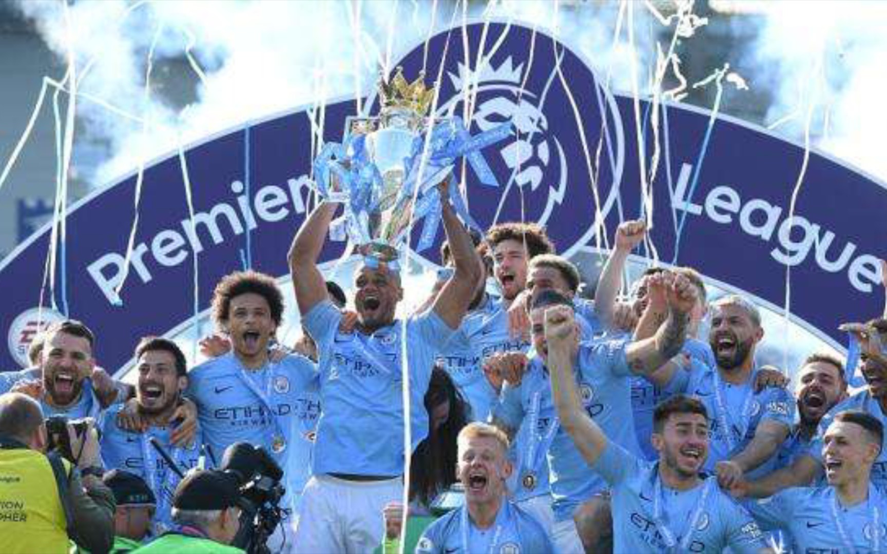 通过动作的 通过动作的