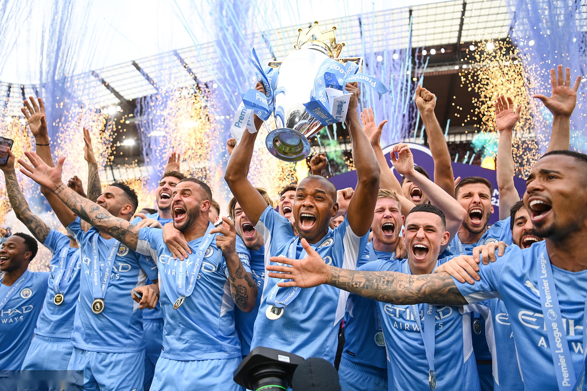 由於這些活 由於這些活